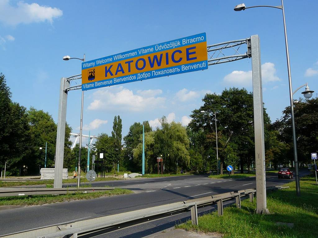 Katowice wprowadzają Strefę Czystego Transportu. Eksperci: „To rozwiązanie fasadowe”
