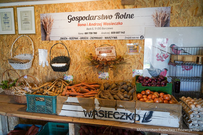 Coraz więcej Polaków kupuje bezpośrednio od rolników. Nadchodzą nowe przepisy