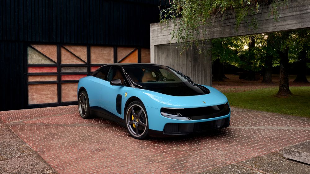 Nowa era Ferrari. Pokazano pierwszego pełnego elektryka