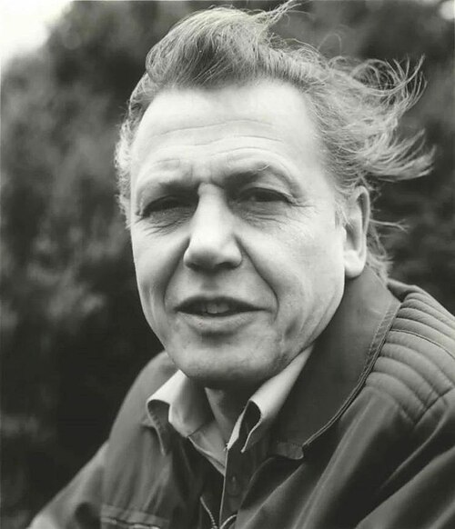 Sir David Attenborough, zdjęcie prasowe z 1982 r. do filmu „Życie na Ziemi”
