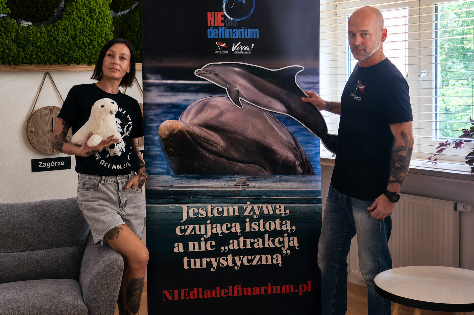 „Większość osób kupuje bilet do delfinarium z niewiedzy. Naszym zadaniem nie jest osądzać tych ludzi, lecz pokazać im to, czego nie widzą z trybun.”