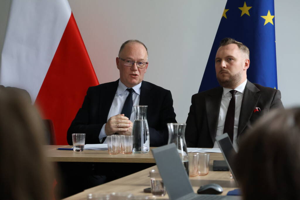 Spotkanie w Ministerstwie Energii z przedstawicielami administracji rządowej, regulatora i branży z udziałem Wiceministra Energii Konrada Wojnarowskiego oraz Wiceministra Klimatu i Środowiska, Głównego Geologa Kraju Krzysztofa Galosa